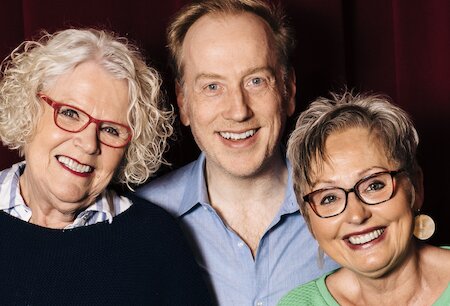 Claudia Isbarn, Regisseur Stefan Leonard und Petra Behrsing © hoftheater