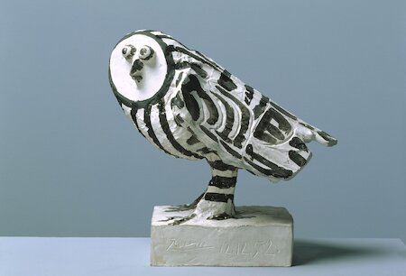 Pablo Picasso: Die Eule (1952), Ton &copy; Succession Picasso / VG Bild Kunst