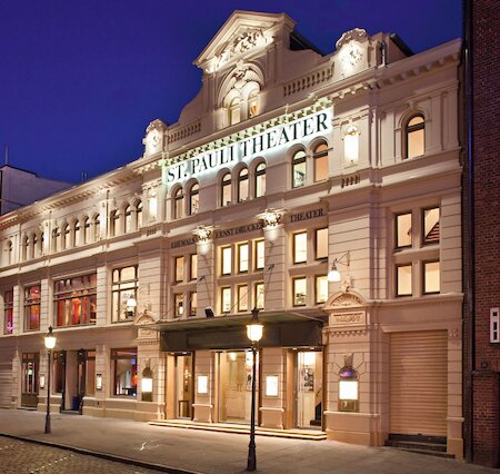 Abendstimmung am St. Pauli Theater      &copy; St.Pauli Theater