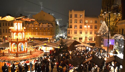 Schweriner Weihnachtsmarkt &copy; Marieke-Sobiech_Stadtmarketing-Schwerin
