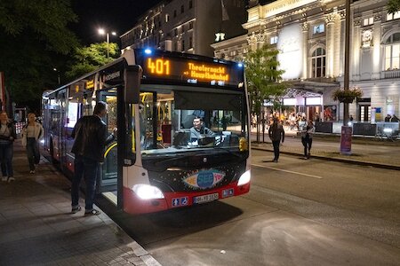 Mit dem Shuttlebus in die Theaternacht © G2 Baraniak